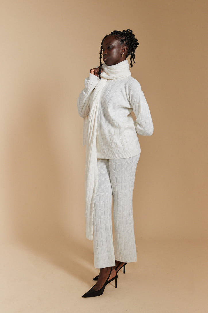CABLE KNIT SWEATER