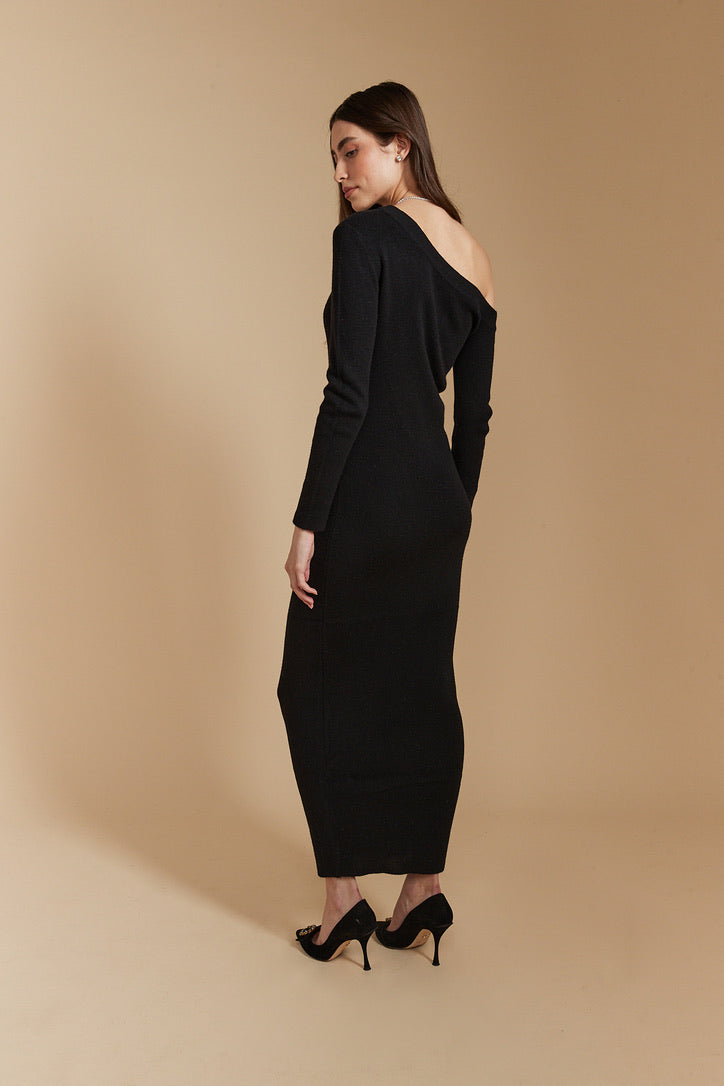 SINGLE SLEVE GOWN